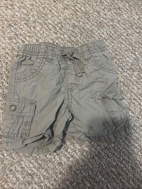 Old Navy Kids Cargo Shorts in Light Gray
